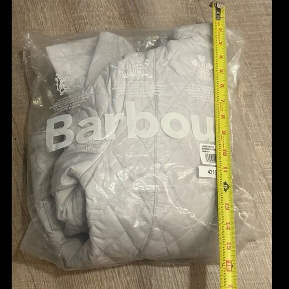 New With Tags Barbour Flyweight Cavalry Quilted Jacket Women’s Size 6 - Picture 12 of 12